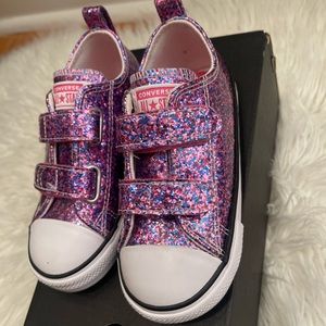 Converse infant